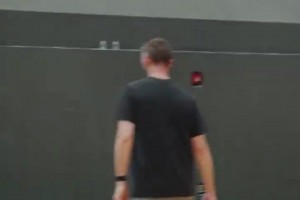 布克是否记得自己NBA生涯首战的首发队友们？